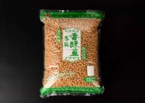Old-fashioned fried soybean packets of cold and mixed rice