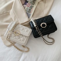 Super fire small bag women autumn niche 2021 New Tide fashion white shoulder bag wild ins mini chain bag