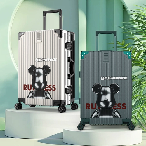 Универсальный вместительный и большой прочный чемодан подходит для мужчин и женщин