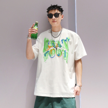 There are 280g heavy cotton T - shirt summer male trend loose couple large casual male short sleeves