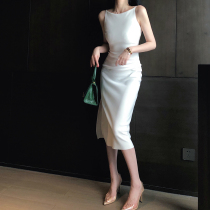 (Small Q Home) White Temperament Elegant Evening Dress Women Banquets Annual Meeting Bag Glutes Slim Dress 2022 New