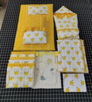 Maternal and infant products Newborn baby baby born autumn and winter cotton quilt holding quilt half back clothing 18 sets