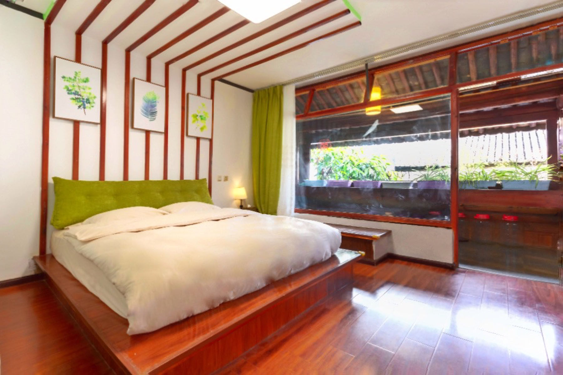 Dali ancient city clumsy boutique inn comfortable queen bed room Yin Yin