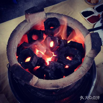 Charcoal barbecue charcoal fruit wood machine charcoal smokeless barbecue hot pot charcoal household red mud charcoal stove commercial hot pot charcoal