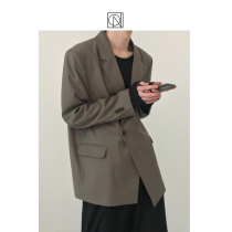 COLN sqgg plmm. I ve seen it all. Look at the hem. The asymmetrical suit is just beautiful.