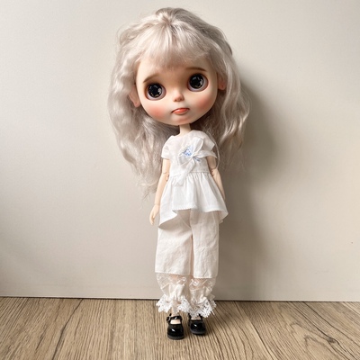 taobao agent Xiaobu BLYTHE doll clothes OB2422 lace embroidery two -piece cat body 19 joint QBABY