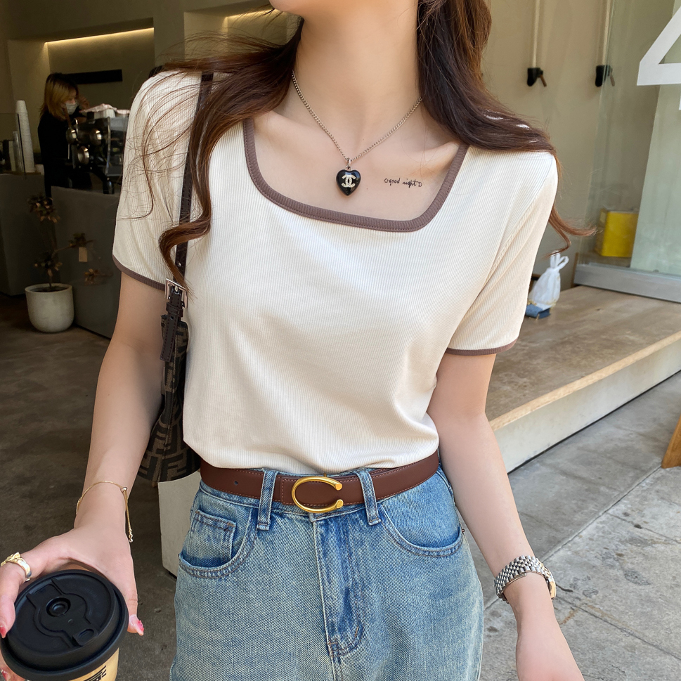 Retro French Collar Square Neck Top with Unique and Unique Summer Design, Small and Loose Short Sleeve Off Shoulder T-shirt for Women