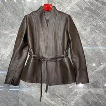 In the spring of 2023 the new temperament V - collar fur coat female short line with the waist - thin leather coat