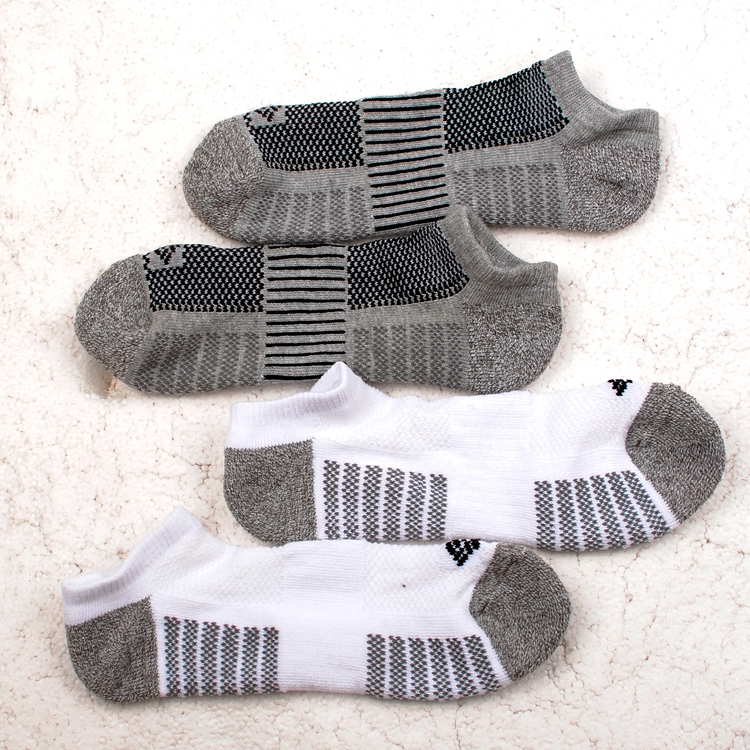 Ten yuan four pairs of new mens low-cut half-hair ring bottom foot back breathable invisible sports socks boat socks
