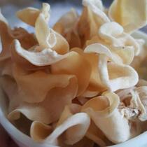 Bulk natural drying Northeast Small Bowl Jade white fungus without root glue thick Daxinganling dry goods 250g distribution bag