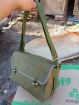 80 s troops retired canvas shoulder bag retro satchel fashion liberation bag double wooden buckle 82 kit
