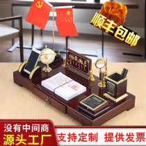 Wooden desk calendar 2022 Customized creative office desktop Business remember calendar accommodating pen holder upscale pendulum