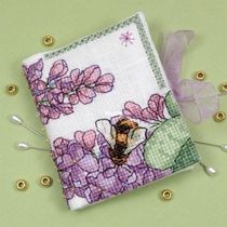 Cross stitch electronic drawings redraw source file XSD Book cover-Lilac flowers and bees