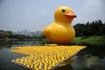 Water big yellow duck inflatable big yellow duck Hong Kong big yellow duck water park water toy cartoon Air model