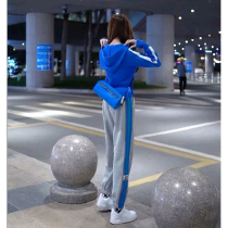 2022 early spring wearing a hitch kleen klein sports Klein blue sweater suit womens high level sennet red fried street two sets