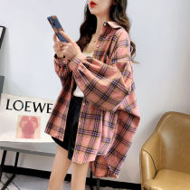 Pregnant womens autumn jacket 2021 fashion Korean version of loose thin coat tide hot mom Joker retro plaid shirt