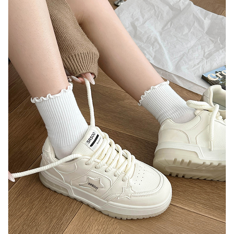 South in the South Lightweight Japanese Thick Sole Little White Shoes Women's 2023 New Autumn Popular Low Top Star Sports Board Shoes