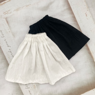 taobao agent [Boxer Skirt] Little cloth baby clothes Blythe skirt simple fashion classic black white OB24 BJD6 point