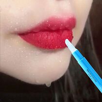 Douyin with lipstick raincoat without Cup lipstick makeup waterproof non-decolorized lip protection does not fade artifact