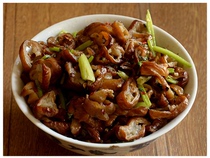 Half a kilogram of smoked bacon large intestine Hunan specialty handmade farm homemade Tujia sausage bacon pig intestines Bacon fat sausage