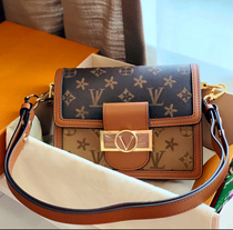 Hong Kong counter leather Women bag 2021 new trend old flower small square bag fashion versatile shoulder Cross bag