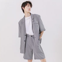 Sicilian mens Ruffian handsome suit thin short-sleeved Korean version of handsome plaid casual suit shorts two-piece set