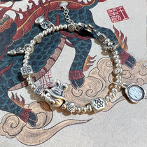 Strawberries 999 pure silver rabbit was a young lavish design of new Chinese retro couple gift decoration