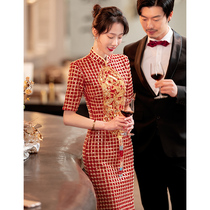 Toast to the bride Summer wedding engagement Flag gown Back to the door answer Sheen dress The dress normally can wear high level