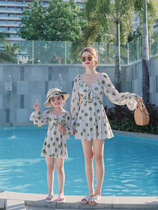 Parent-child swimsuit mother and daughter 2021 new one-piece net red sunscreen swimming suit seaside hot spring fashion middle and large girls