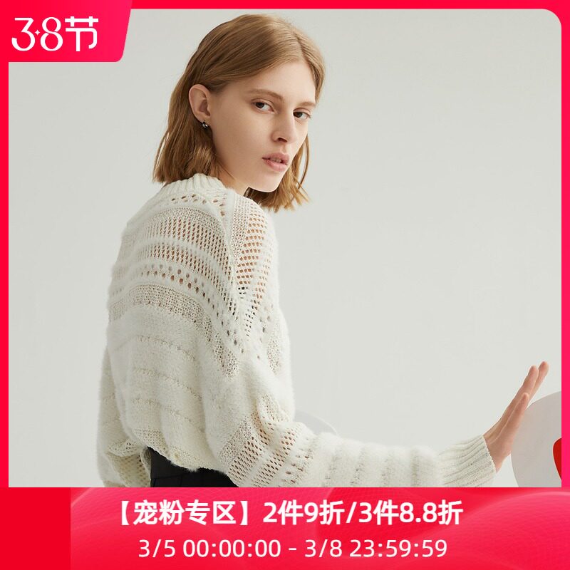 (Same model for shopping malls) LILY2020 Autumn new womens velvet feel hollow white loose-fitting head sweater