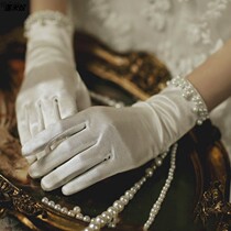 Fashion high-end wedding ceremony wedding bride white finger gloves short ladies satin smooth nail beads gloves