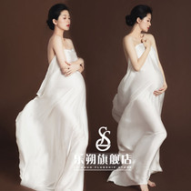 Pregnant woman photo photo clothing dress 2021 new fashion atmospheric white satin fairy photo studio pregnant mommy photo