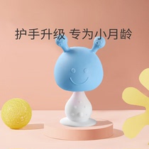French small mushroom head tooth gum baby grindle with water to cook food grade silica gel anti-eat hand baby rattle bitten glue