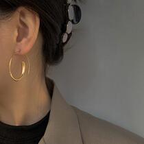 Simple geometric hollow C-shaped earrings Retro personality cold wind fashion earrings Net red tide temperament earrings women