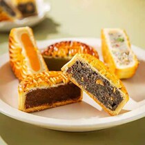 Cantonese moon cake bean paste 100g big moon cake fruit egg yolk old five kernel moon cake breakfast pastry 500g