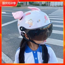 A child wearing the helmet DIY electric boys winter cold shatter-resistant parent-child safety helmet protection ban kui