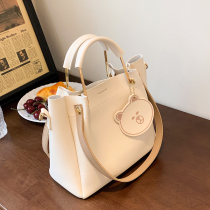 Shanghai warehouse outlets flagship store withdrawal cabinet clearance Ole Guangzhou warehouse special discount leather tote bag