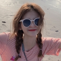 2021 New Tide sunglasses Women summer sun protection beach white frame red sun glasses summer small face round face glasses