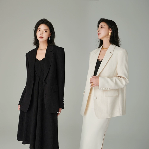 Асимметричный классический костюм, свободный крой