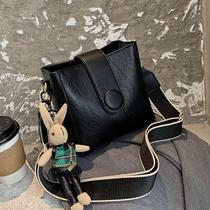 Niche texture bag female 2021 New Tide fashion wild broadband shoulder bag luxury one shoulder bucket bag