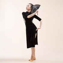 Chinese classical dance amorous cheongsam National style performance practice uniforms 2021 new dance clothing improved summer Women