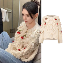 White deer Zhang Yuxi stars Tongan cherry retro knit cardio-hoodie woman outside wearing loose and lazy soft glutinous sweater coat