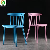 Modern minimalist plastic reception chair home Nordic plastic dining chair Italian restaurant dining seat comfortable curved back