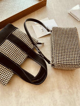 Love and romance classic fashion yo versatile ~ not to be underestimated advanced and cute portable crossbody