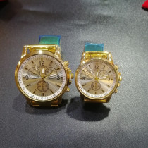 Explosion imitation gold exaggerated couple men and womens watches Performance props Hip-hop shaking annual meeting sketch Holiday fake gold electronics