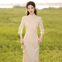 The new winter winter long sleeve young high - end tea dress female autumn winter tea artist clothing in 2023
