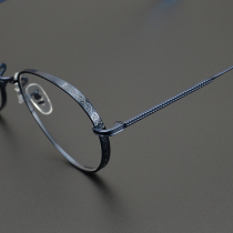 Japanese pure titanium ultra-light glasses frame retro hand-carved anti-blue light can be matched with myopic men and womens faces thin