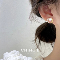 2021 New pearl ear clip female earless advanced sense niche beizel silver earrings mosquito coil ear clip autumn