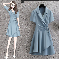 The new large - scale Xiaosheng thin age design irregularly wears suit dress