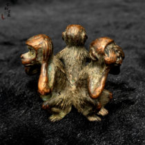 Antique old Three-nosed monkey tea spotting piece antique alloy copper plated without listening not to say monkey to decorate no Monkey